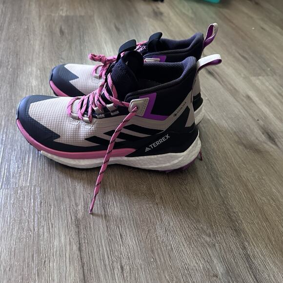 NWOB Adidas Women Terrex Free Hiker 2.0 Gore-Tex Hiking Shoes Size 7 Gorpcore - Picture 7 of 11